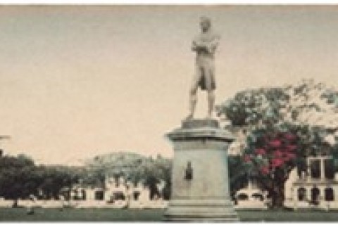 Must Raffles Fall? Rethinking History Decolonially 
