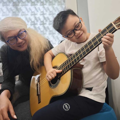 Free Open Studio: The Classical Guitar Life
