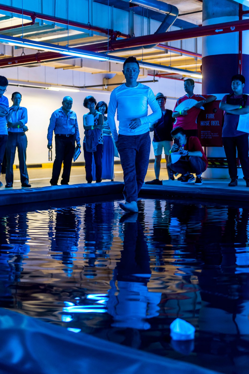 einstein in the carpark 05