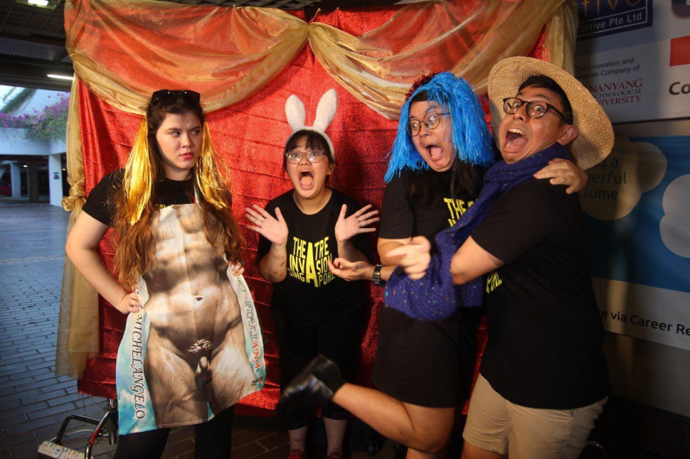 0 20170327 Theatre Invasion photobooth