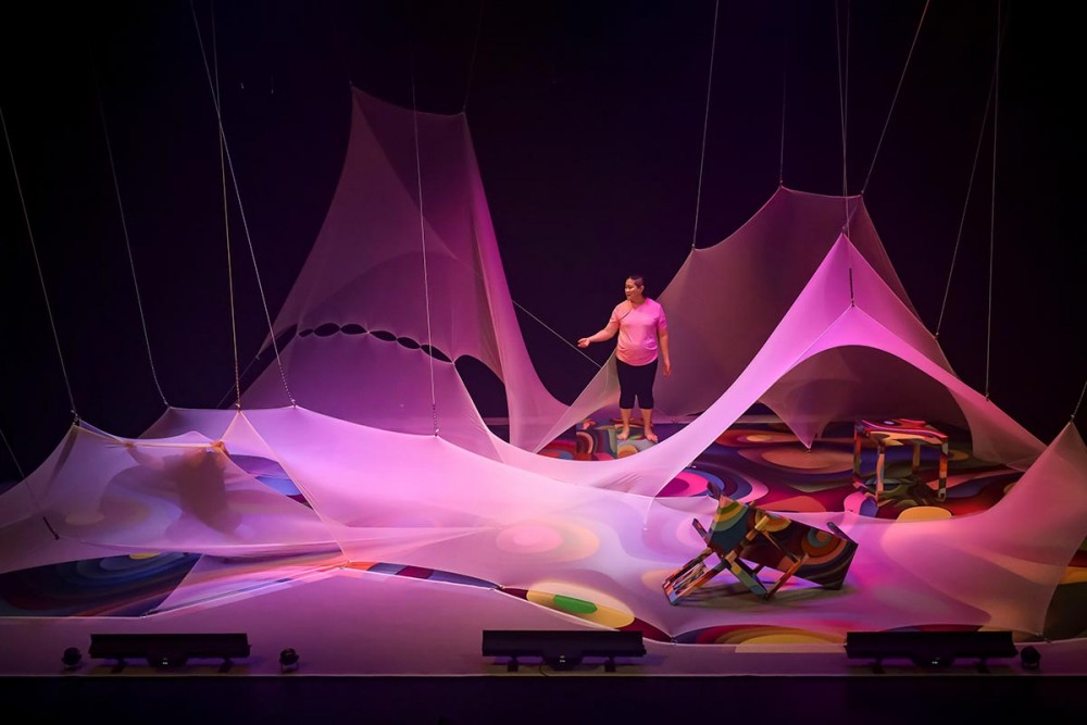 when cloud catches colours review 01