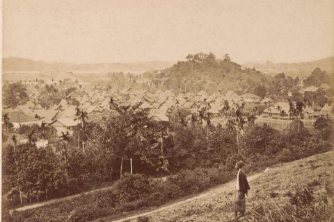 Seekor Singa, Seorang Putera, dan Sebingkai Cermin: Reflecting and Refracting Singapura