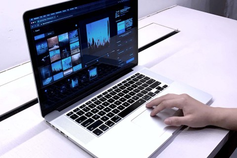 Creating Visual Art with AI