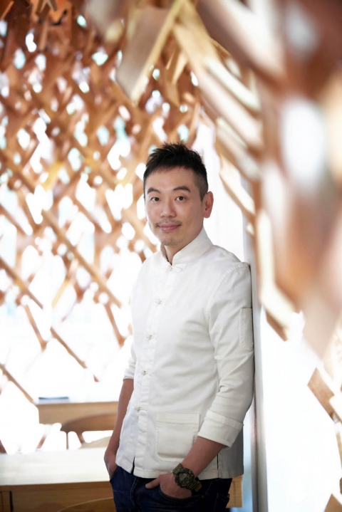 A Lighter Side of History: Sav(our)ing Singapore’s Hawker Heritage by Chef Willin Low