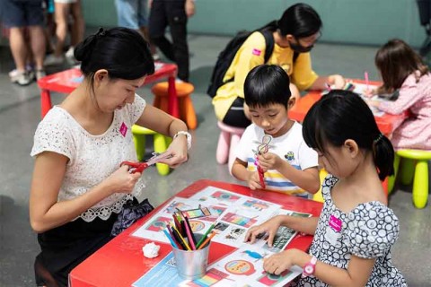 Drop-in Craft Activity: Auspicious Blooms 