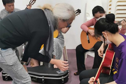 Free Open Studio: The Classical Guitar Life